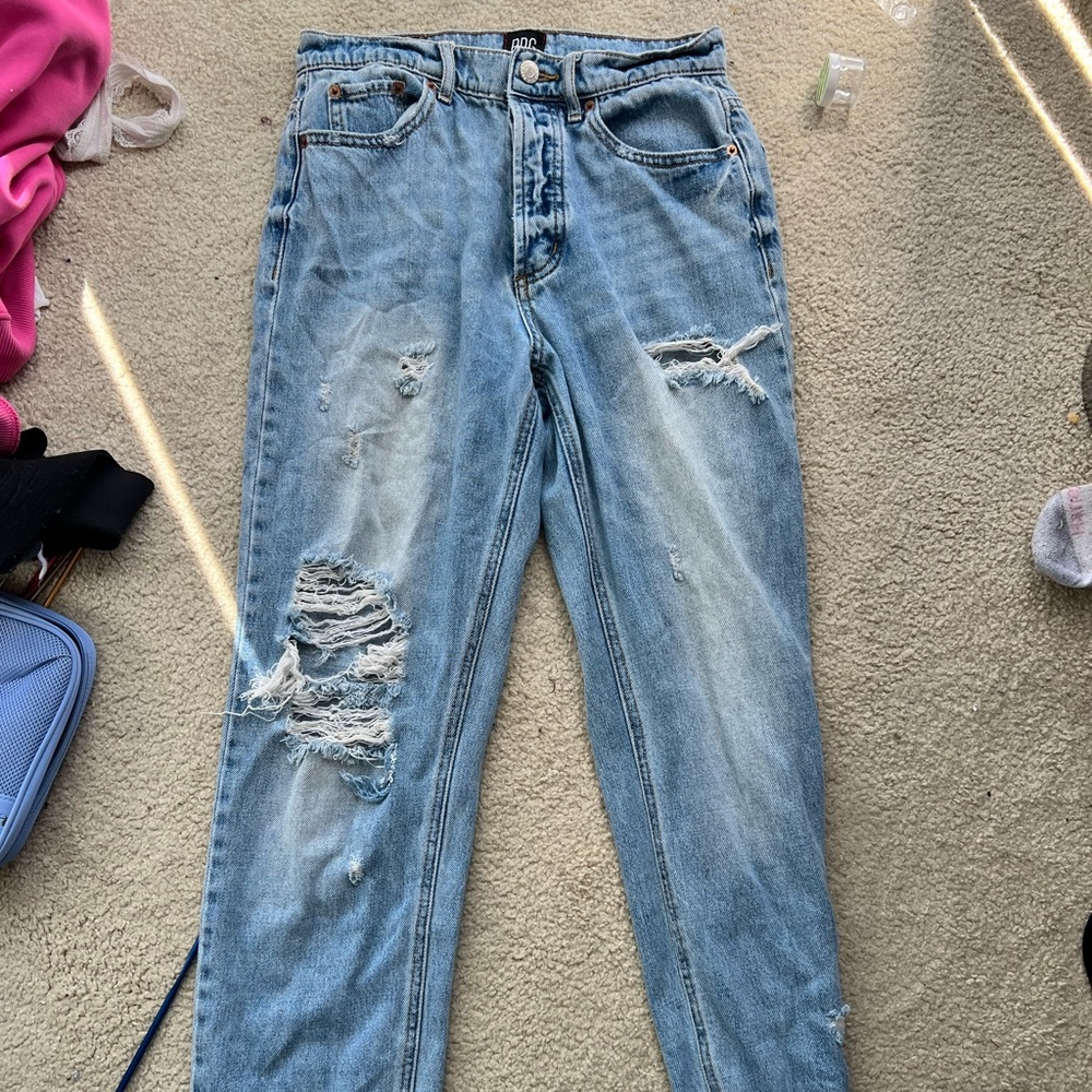 URBAN OUTFITTERS SLIM STRAIGHT JEANS